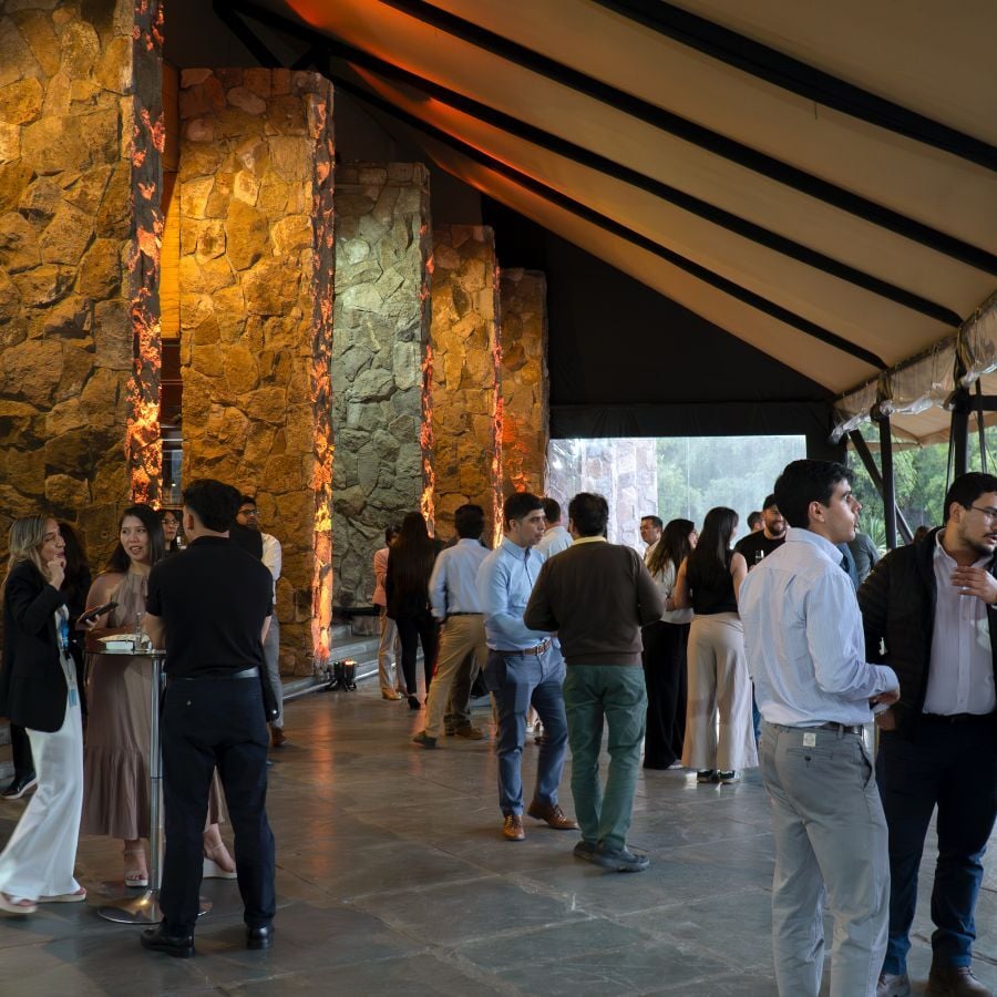 Sala llena durante Ignite en Santiago